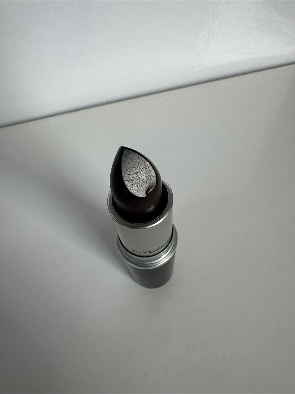 Mac cosmetics Matte Lipstick -Ariana Grande - Picture 2 of 3